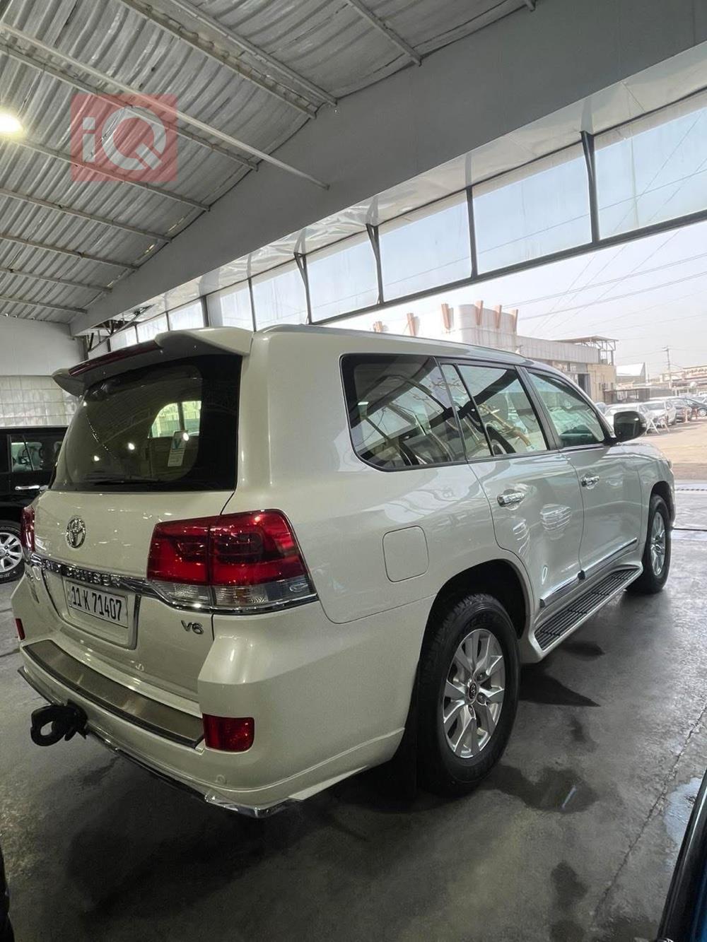 تويوتا لاندكروزر